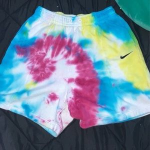 Nike Men’s Small tye-dye basketball shorts! Very comfy and cute!!!